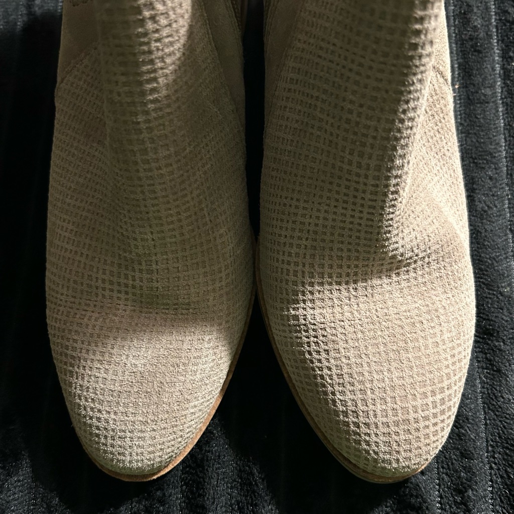 Lucky Brand Suede Shoes New Tan Color 35